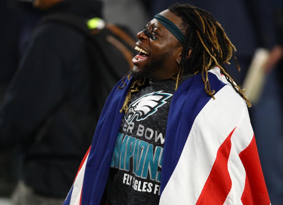  Jay Ajayi draped himself in a British flag after winning the Super Bowl