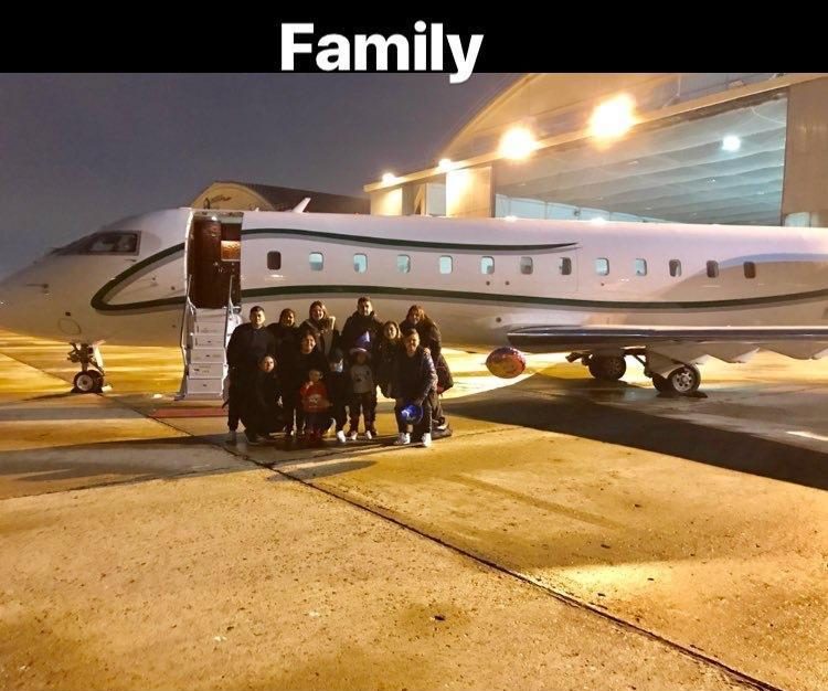  Alexis Sanchez whisked his family away to Paris on a private jet