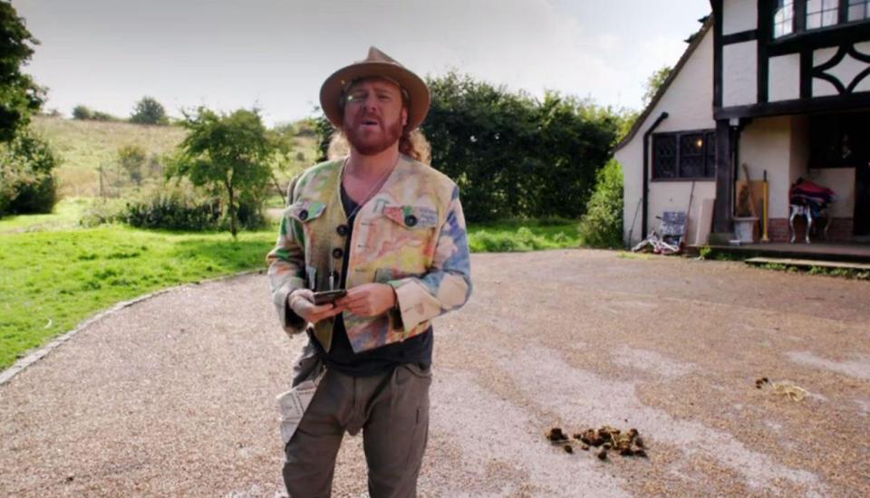  Keith Lemon almost walked in horse poo at the start of the tour