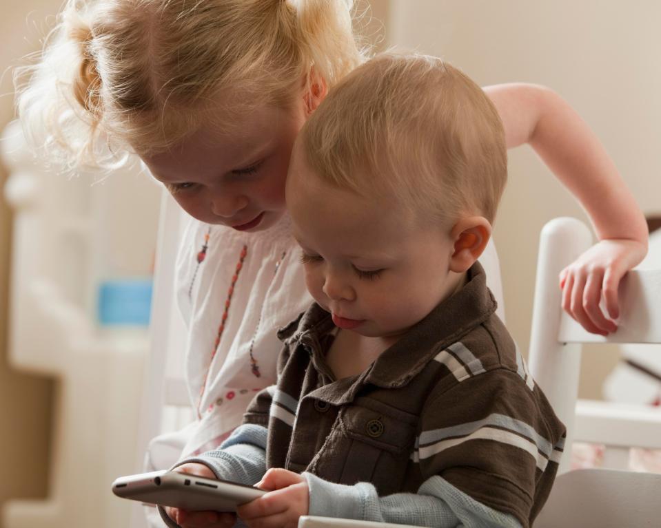  Parents are buying smartphones for children under the age of six