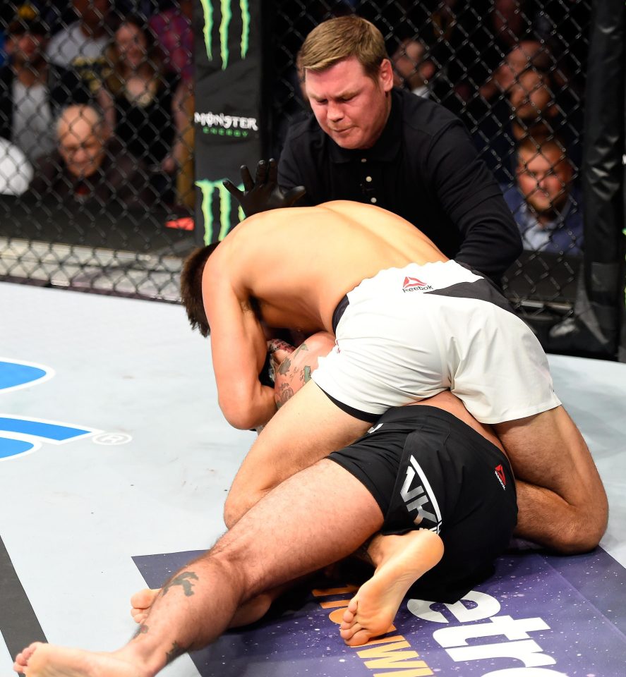  Gall applied a rear naked choke... and that was that