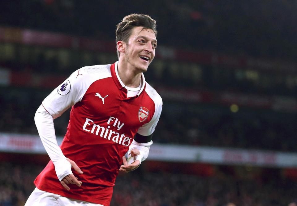  Arsenal star Mesut Ozil has signed a new long-term contract at the Emirates