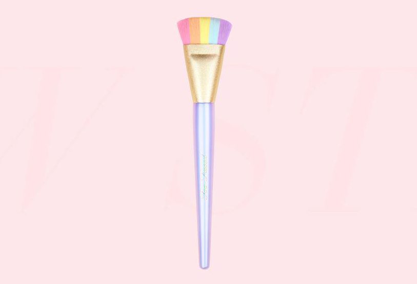  The Magical Strobing Brush will become the prettiest addition to your brush collection