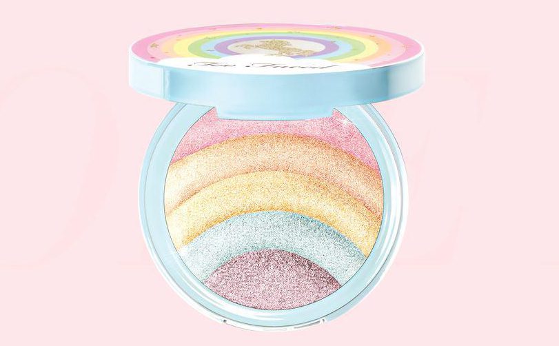  The Rainbow Strobe Rainbow Effect Highlighter has five colours, which can be used separately, or swirled together