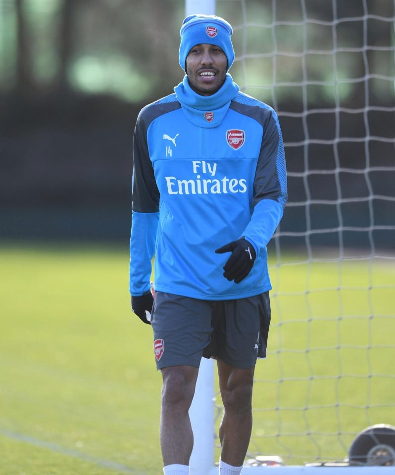  Aubameyang is a doubt to make his Arsenal debut against Everton through illness