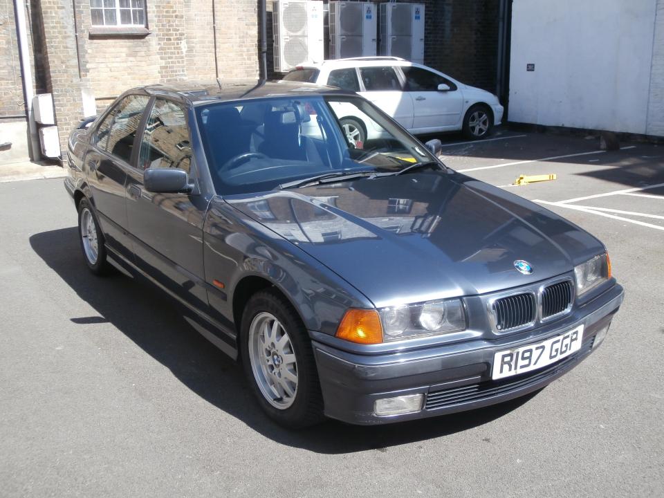 BMW 3 Series 323i saloon, 1998 plate