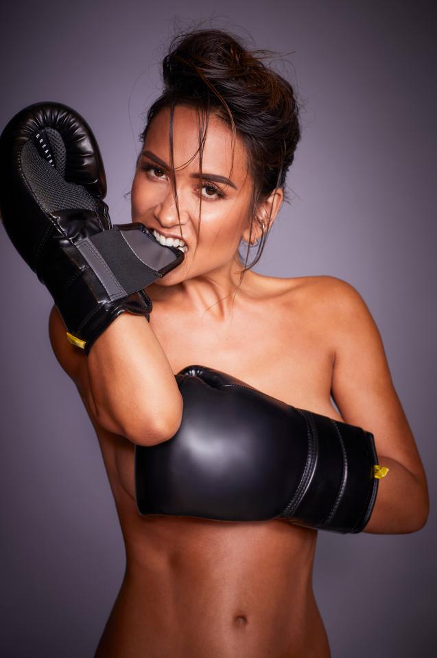  Myleene Klass looks ready to rumble as she fixes on her boxing gloves