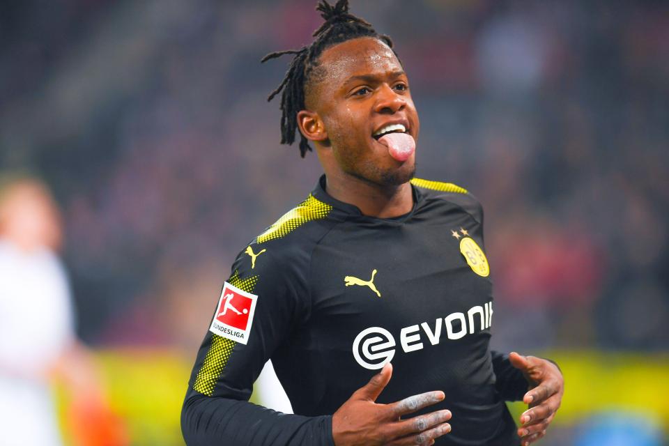  Michy Batshuayi scored twice on an epic Borussia Dortmund debut