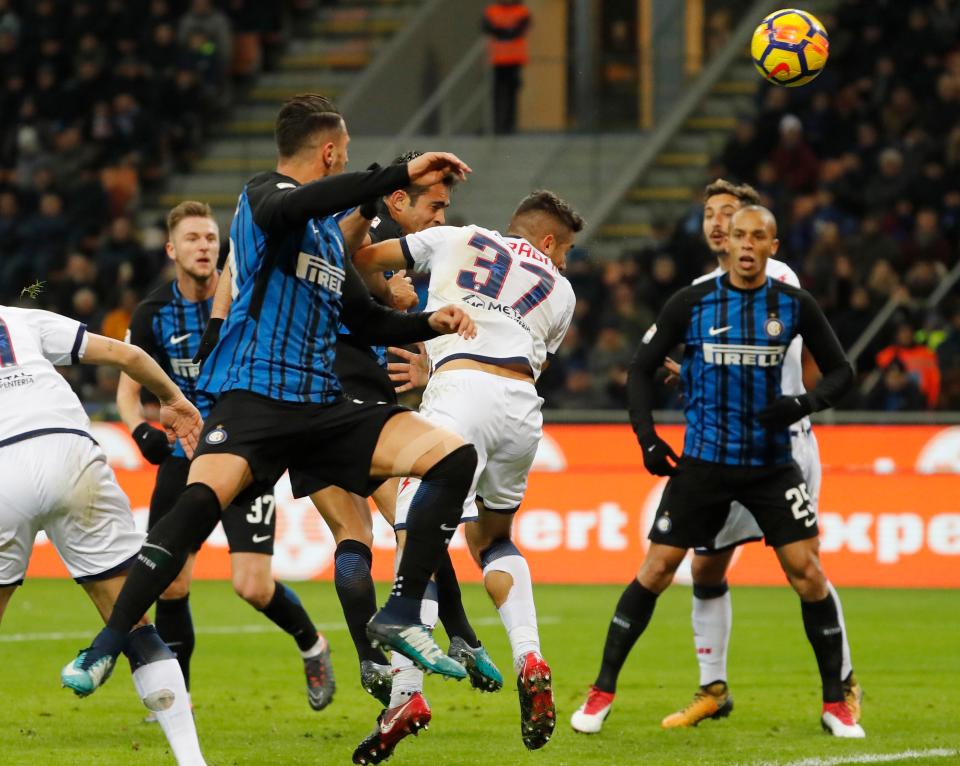  Eder leapt highest to give Inter Milan the lead