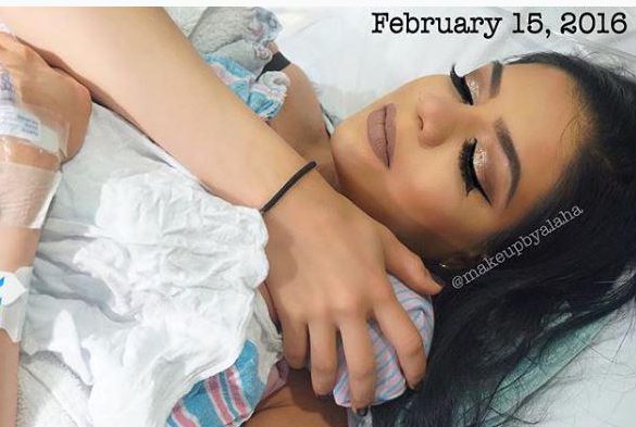  New York based make-up artist Alaha Majid gave herself a full face of make-up BETWEEN contractions