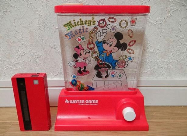  Collectors are willing to pay a reported £155 for this Mickey Mouse Water Game