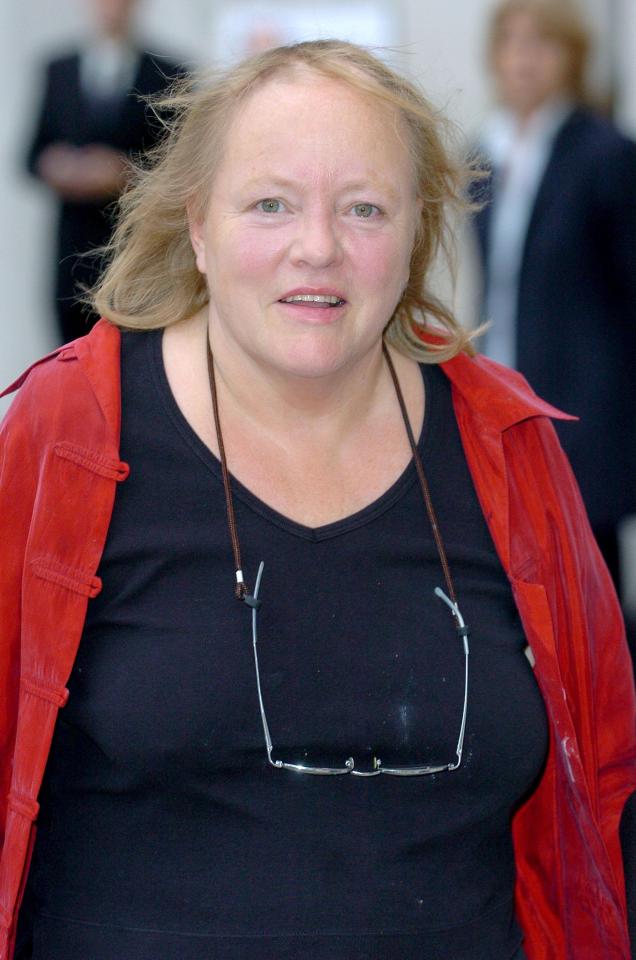  Mo Mowlam helped efforts to reach the Good Friday Agreement while battling cancer