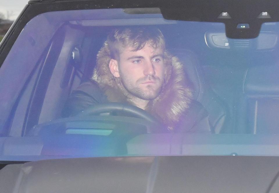  Luke Shaw looks like he will stay at United and sign a new contract with the club