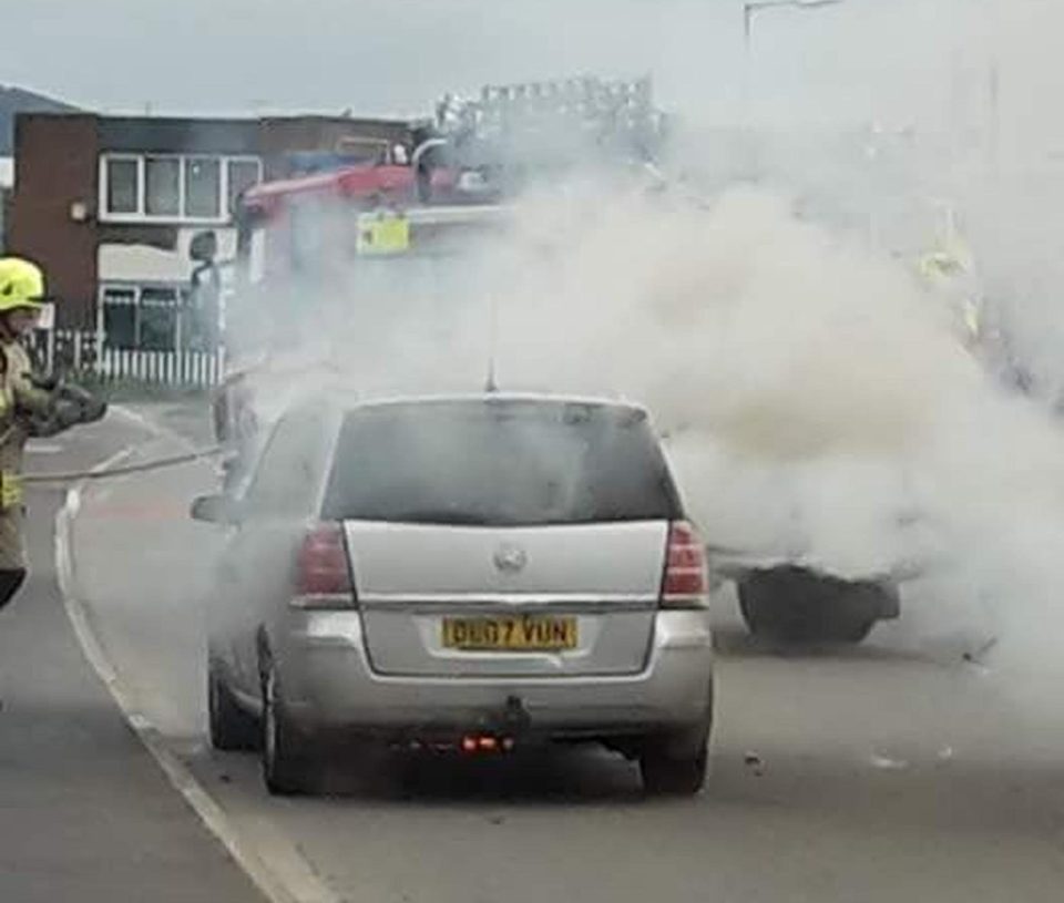  A dad is suing Vauxhall for £500,000 after claiming he was trapped inside his burning Vauxhall Zafira