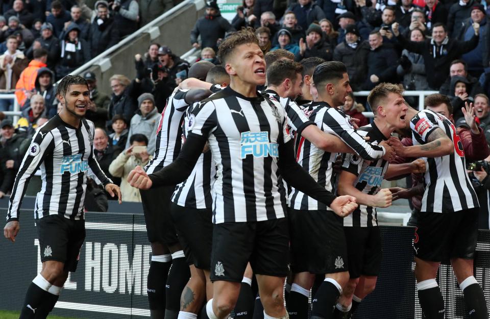  Newcastle celebrate Matt Ritchie's winner against Manchester United