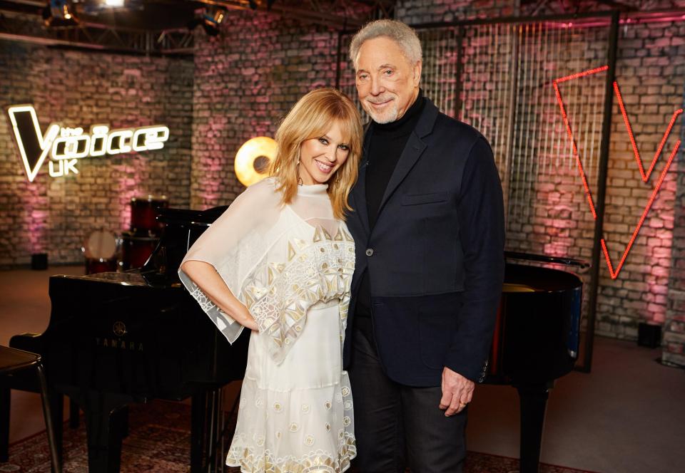  Kylie Minogue is back on The Voice helping Tom Jones