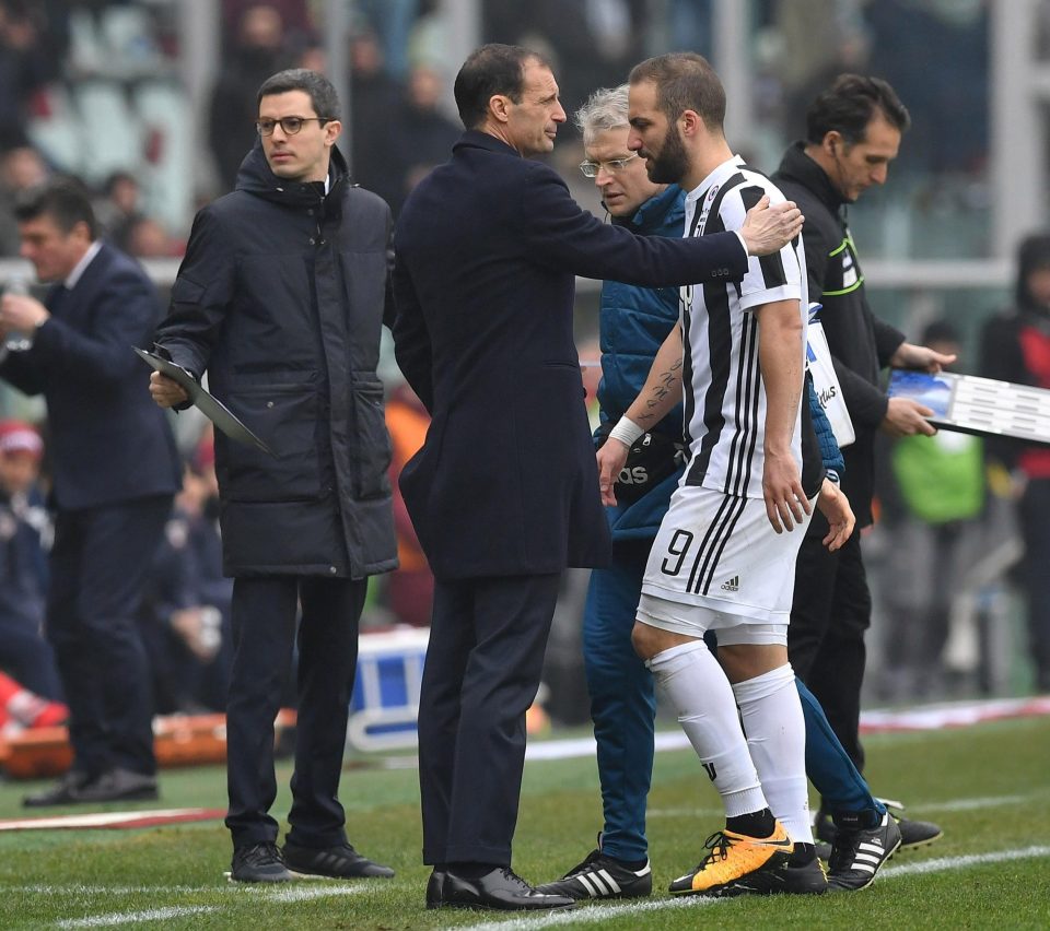  Gonzalo Higuain scored the only goal in Juventus 1-0 first leg win against Atalanta