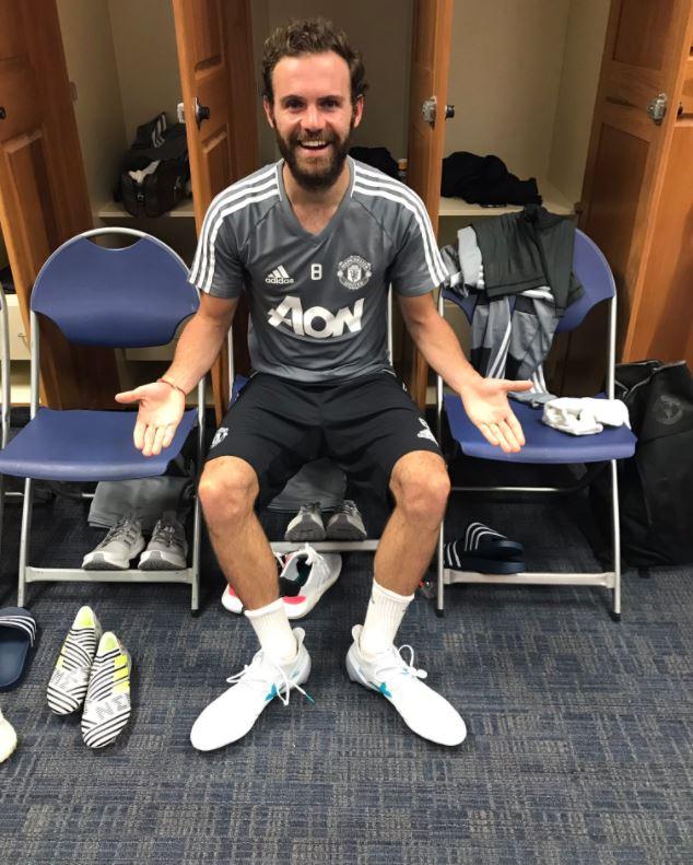  Even Juan Mata has poked fun at the size of Romelu Lukakus boots, trying them on for size