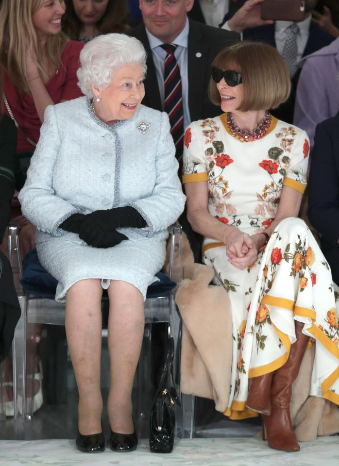  The Queen and Vogue boss Anna Wintour chat after Her Maj made a surprise visit to London Fashion Week