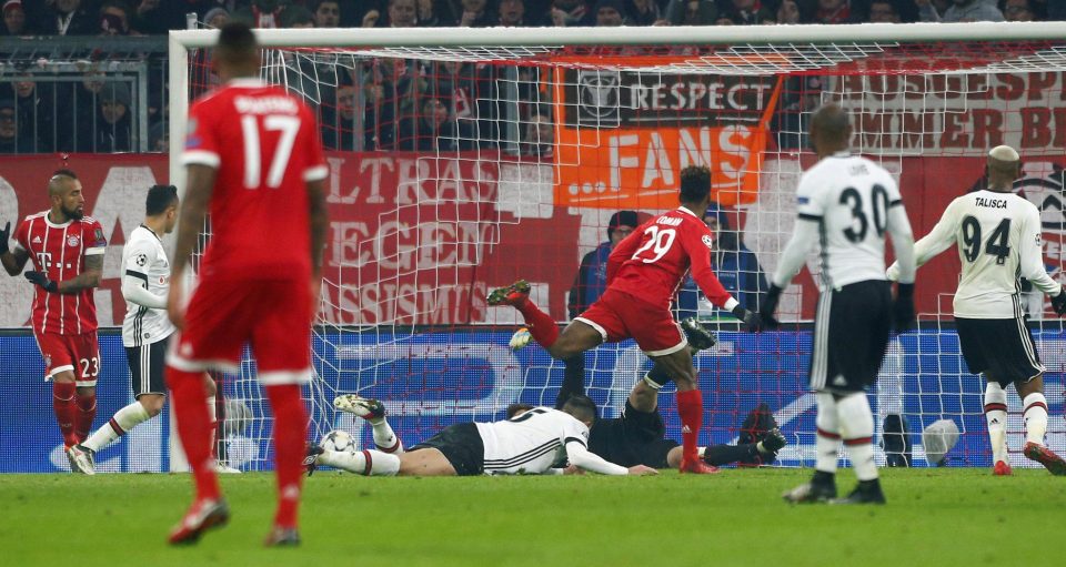  Kingsley Coman squeezes in to double the Bayern lead early in the second period