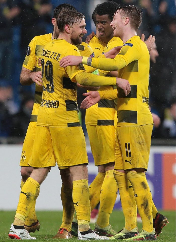  Borussia Dortmund are through to last-16 after narrowly beating Atalanta