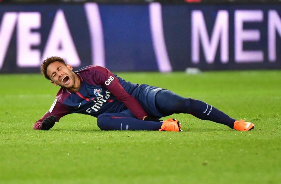  Neymar went down during PSG's victory against Marseille and was clearly in a lot of pain