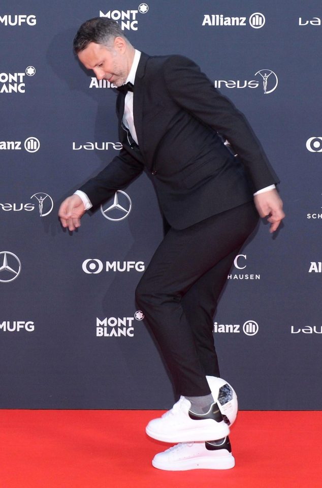  Ryan Giggs showed he still had skills on the red carpet of the Laureus World Sports Awards