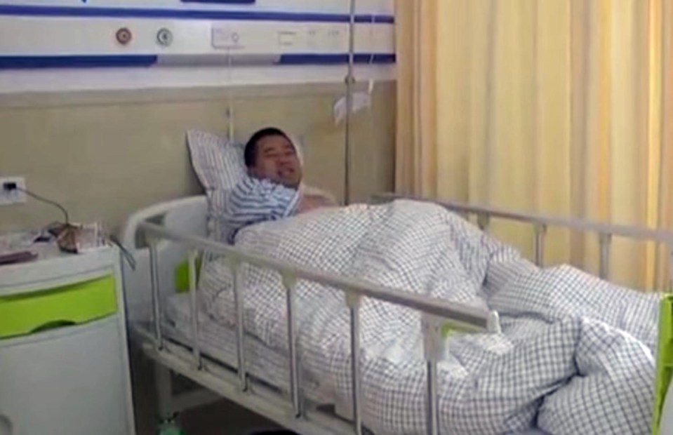 Patient ‘Xiao Ming’ recovers after his operation