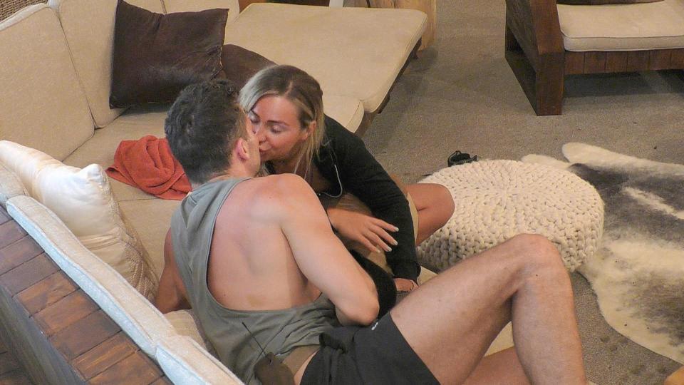  Things take a steamy turn during tonight's Survival of the Fittest