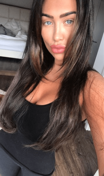  Lauren Goodger revealed she's lost one stone four pounds by following a juice diet