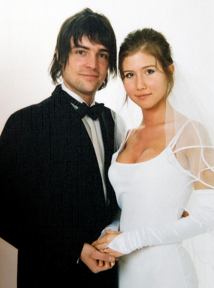  Alex and Anna Chapman divorced in 2006 after marrying in 2002