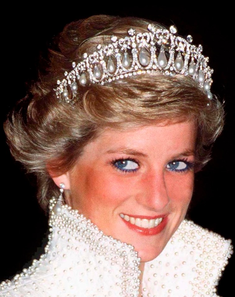 The Cambridge Lover’s Knot tiara was worn by Princess Diana (spotted here during a royal tour of Hong Kong in 1989)