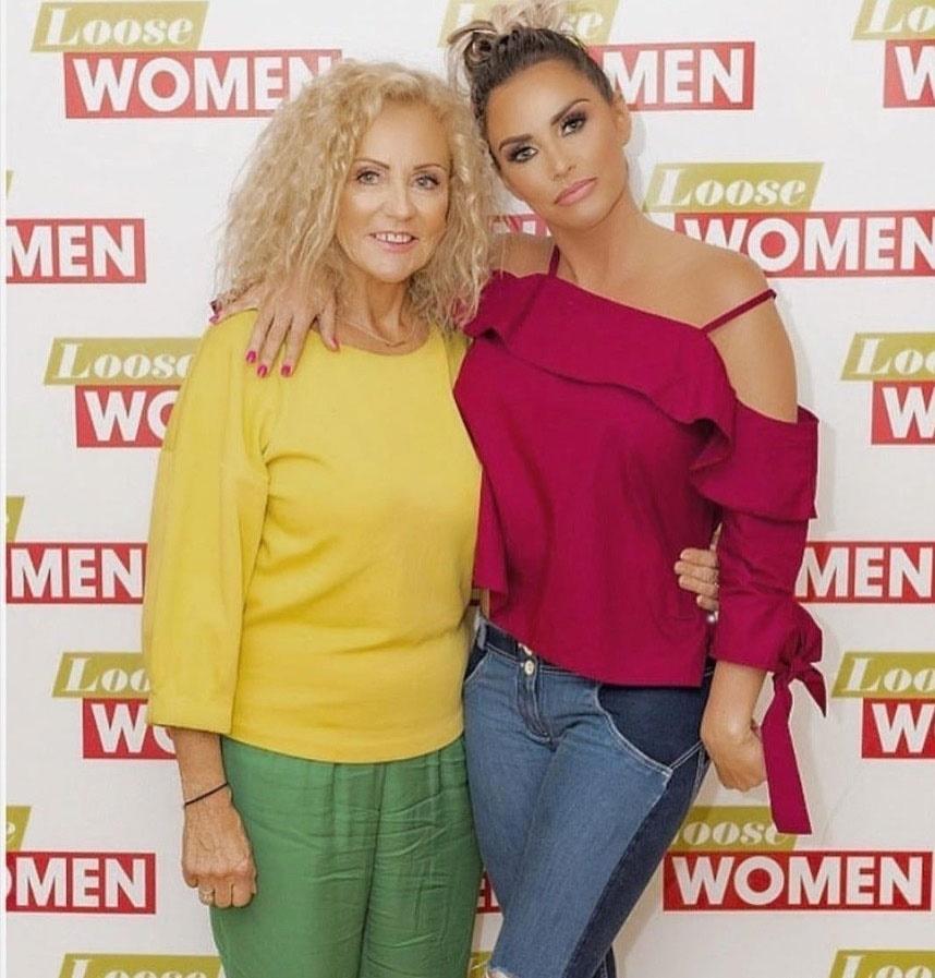  Katie and her mum Amy, who she's running the marathon for