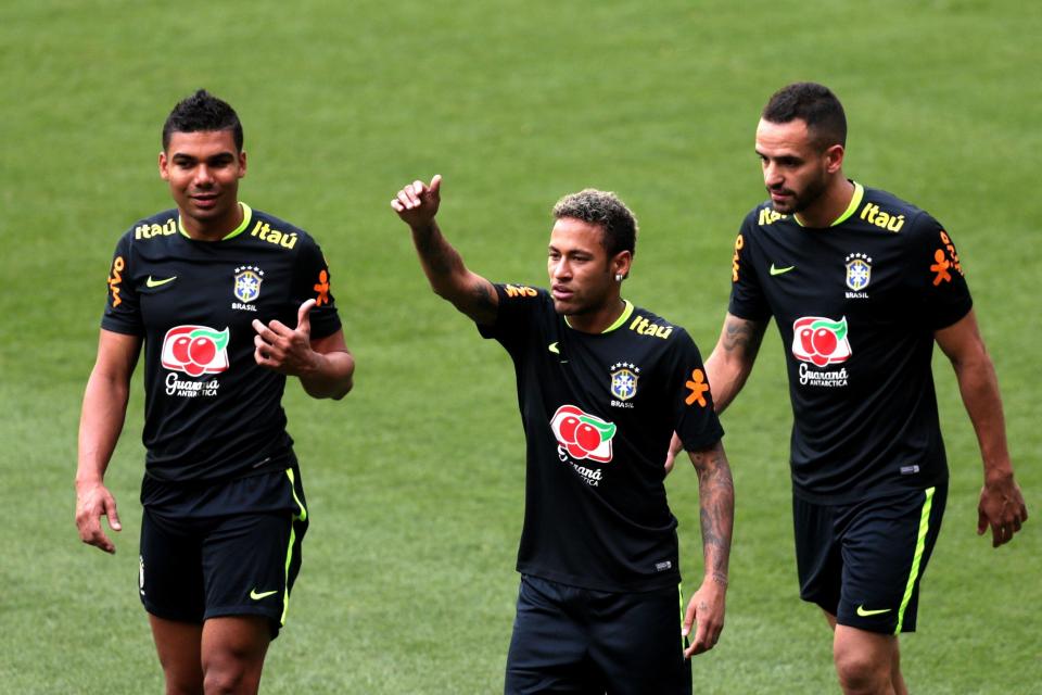  Casemiro says his Brazil team-mate Neymar should join him at Real Madrid