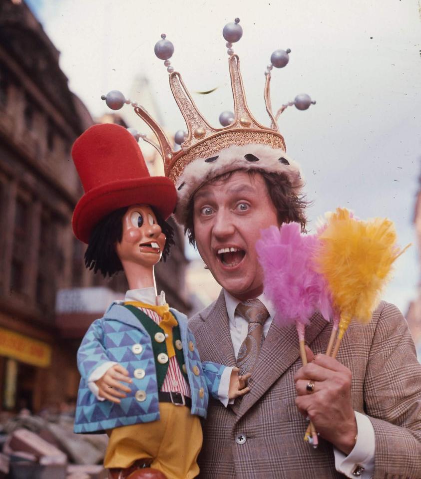  Ken Dodd - pictured on tour in Glasgow on 9 October 1972 - also made it into the Guinness Book of Records for the longest joke-telling session ever - 1,500 jokes in 3½ hours