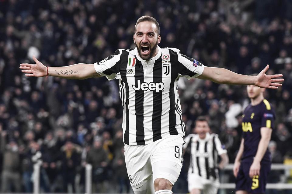  Gonzalo Higuain scored twice as Juventus and Tottenham drew 2-2