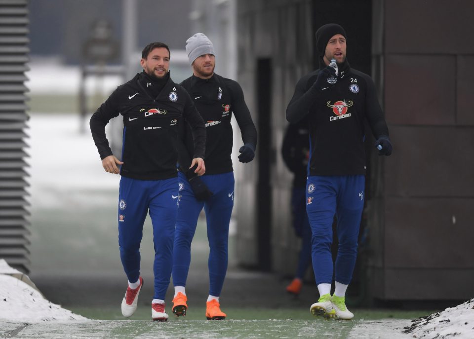  Chelsea players preparing in the snow at training ahead of Man City clash