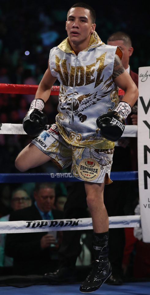  Unbeaten Mexican Oscar Valdez is defending his WBO  featherweight crown against Scott Quigg in California