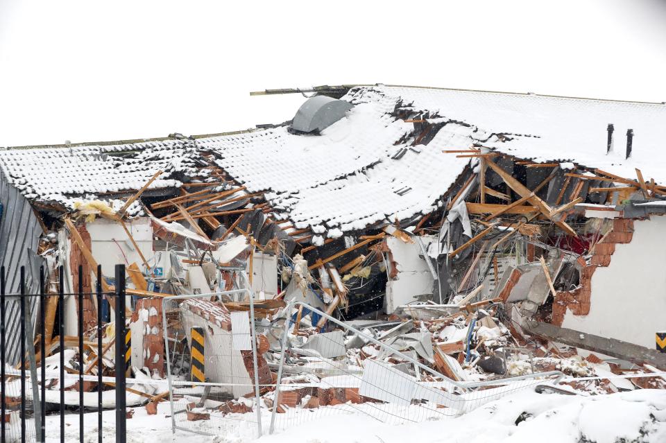  A Lidl store in Dublin was raided by a gang of looters who pounced during heavy snow last night