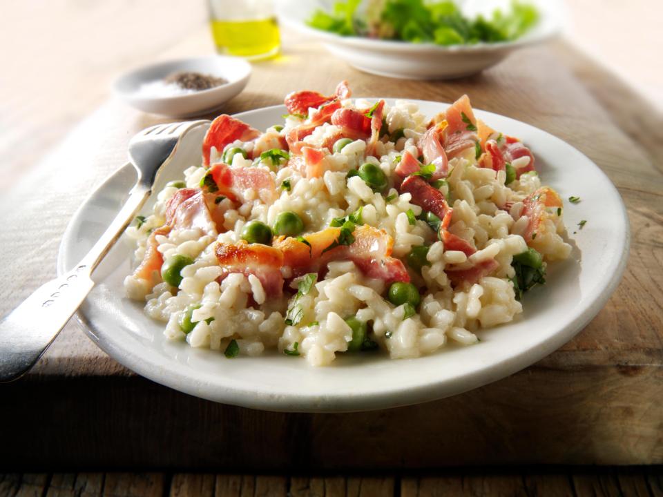  They key to cooking risotto in the microwave is to do it in stages