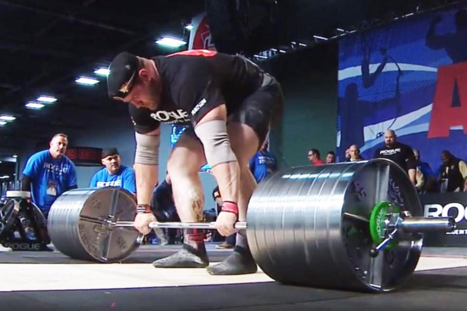  Russian strongman Mikhail Shivlyakov tackled the daunting 426kg deadlift in Colombus, Ohio