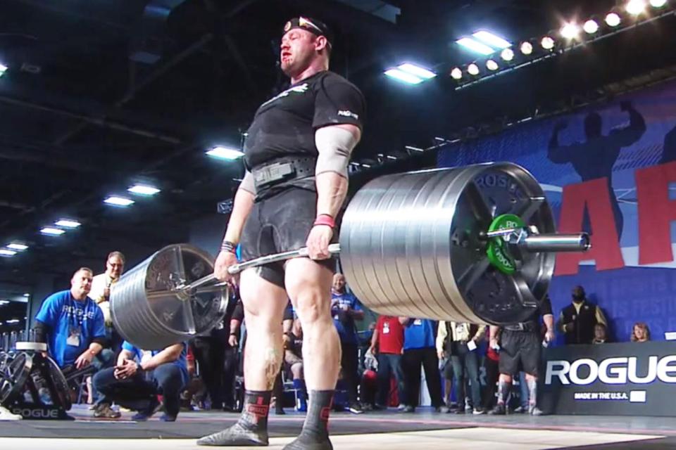  Incredibly, Mikhail Shivlyakov did manage to complete the deadlift, but not after some heavy bleeding