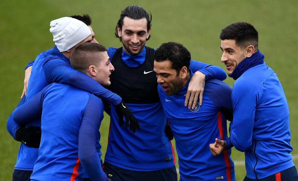  Dani Alves and his PSG side are preparing for their Champions League second-leg against Real Madrid