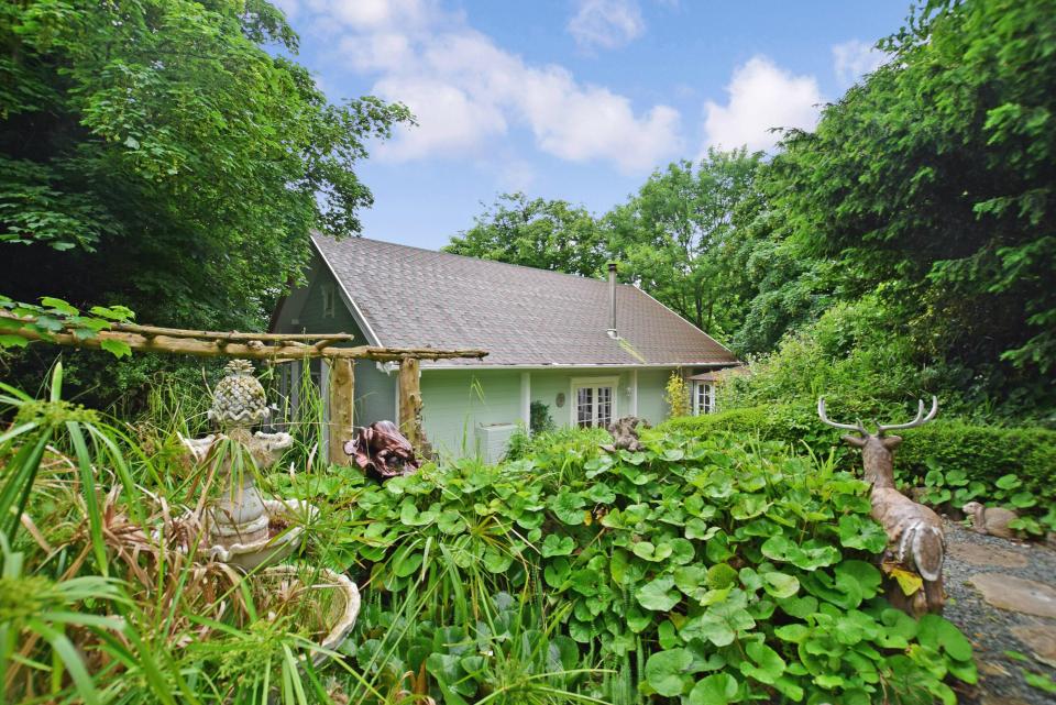  A detached dwelling, which comes with its own BBQ hut and private woodland area, is available via separate negotiations