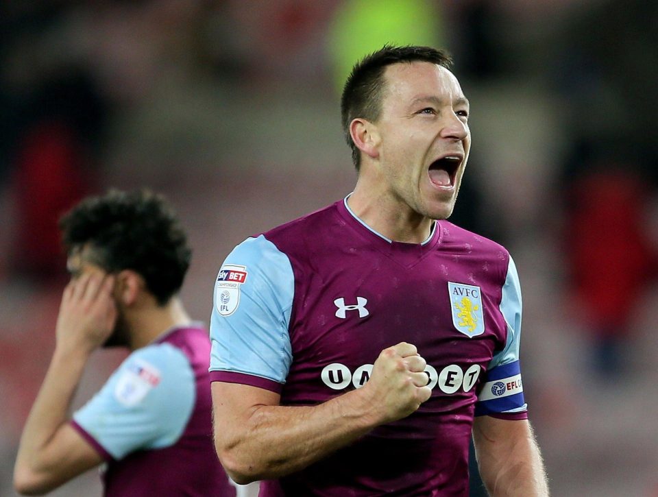  John Terry celebrates after his side beat Sunderland 3-0