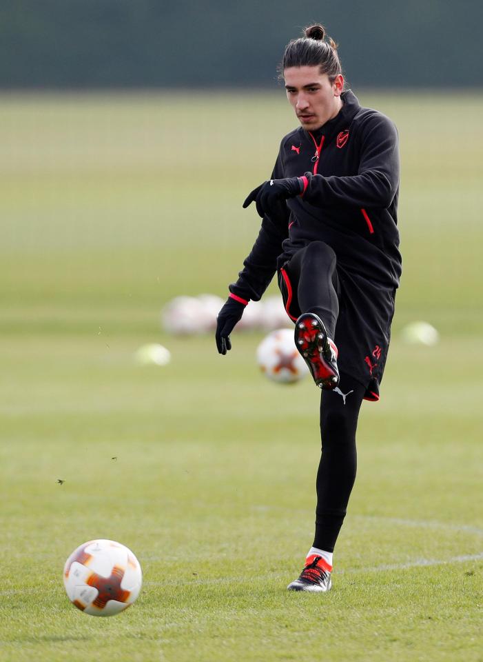  Hector Bellerin will miss the clash against AC Milan and may require knee surgery