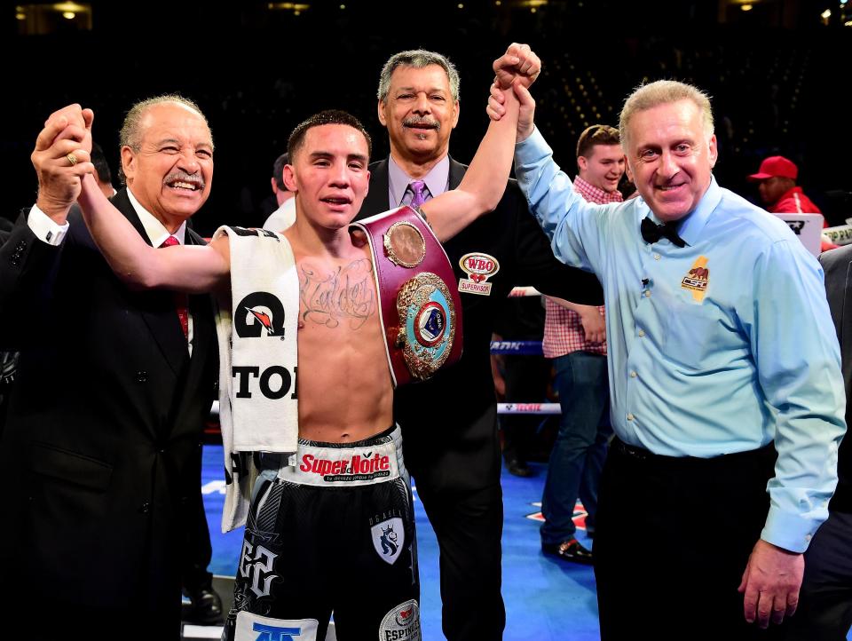  WBO featherweight champ Oscar Valdez was due to have his belt on the line