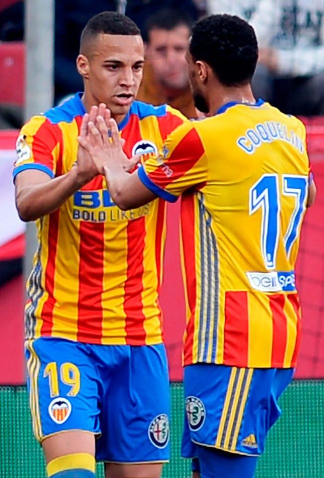  Coquelin with Valencia teammate Rodrigo Moreno