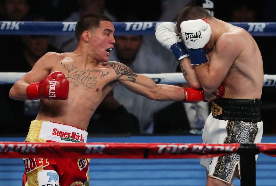  Oscar Valdez kept up his unbeaten record with a unanimous points victory against Scott Quigg