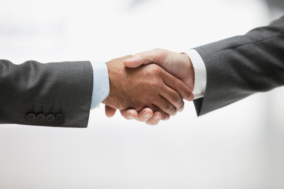  A firm handshake indicates a healthier heart, according to a new study